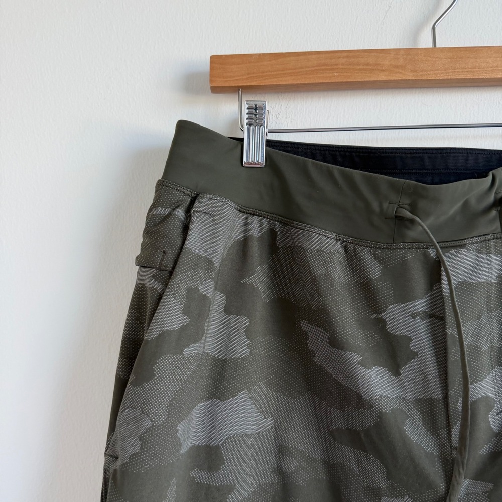 Lululemon T.H.E. Linerless 7" Variegated Mesh Camo Max‎ Dark Size XL - Picture 6 of 10